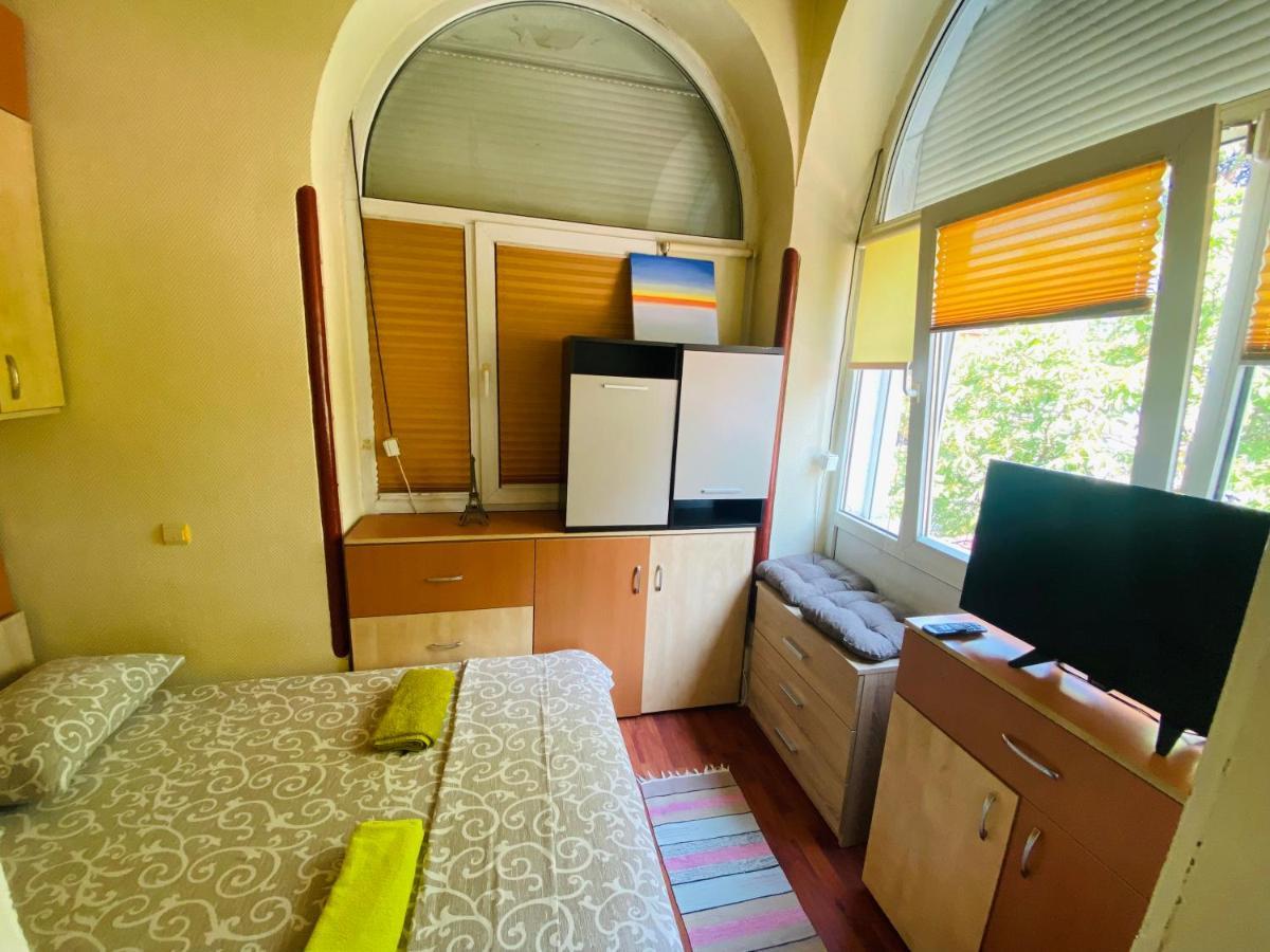 Central 2 Bedrooms Apartment Brașov Exterior foto